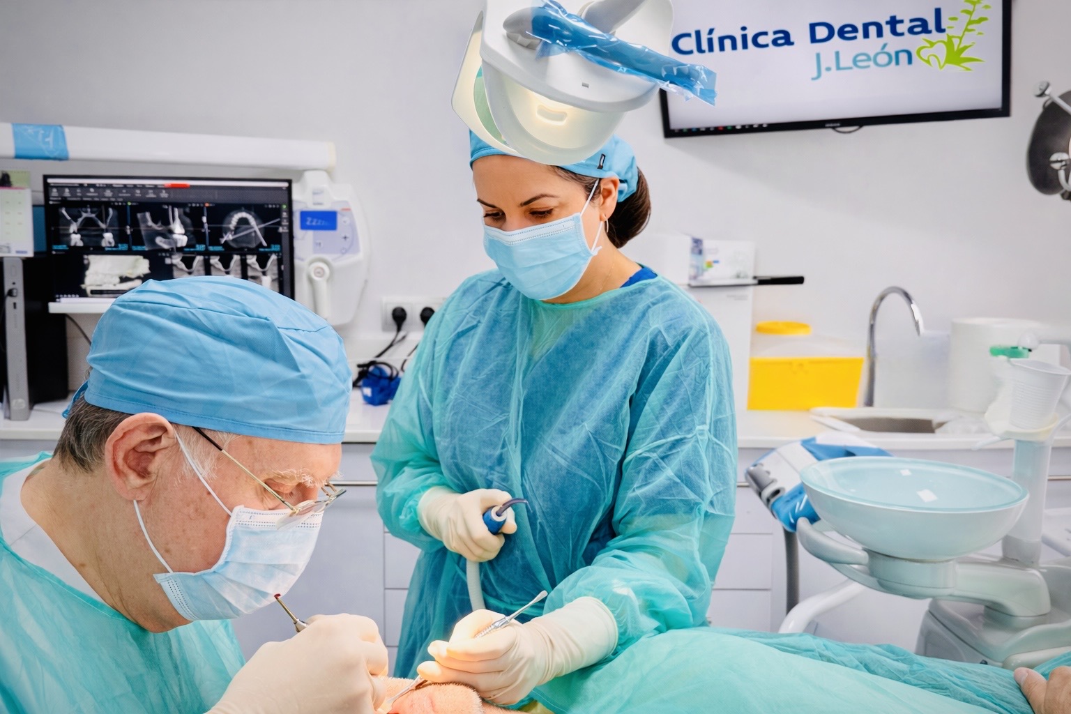 Clinica Dental J. Leon - Clínica dental en Almería