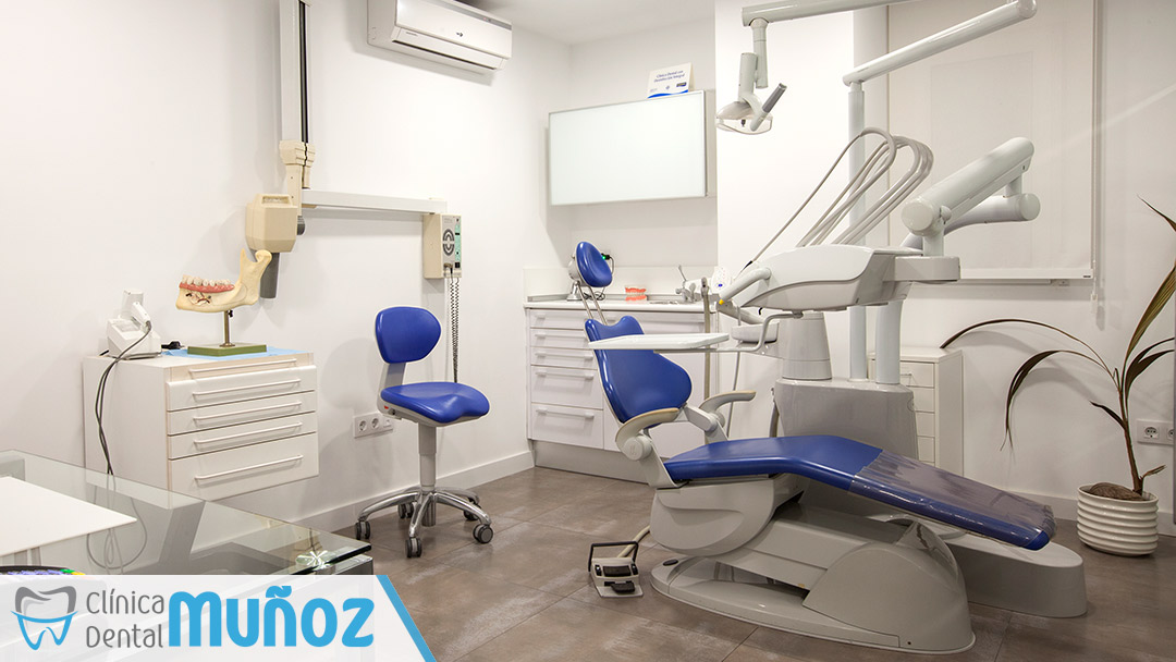 Clínica Dental Muñoz - Clínica dental en Almería