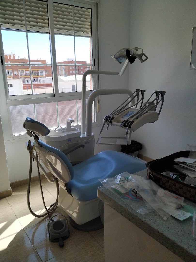 Clínica Dental Nueva Andalucia - Clínica dental en Almería
