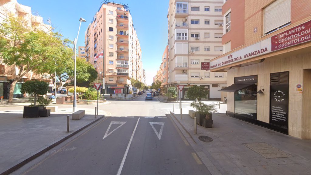 Clínica Dental Pura - Clínica dental en Almería