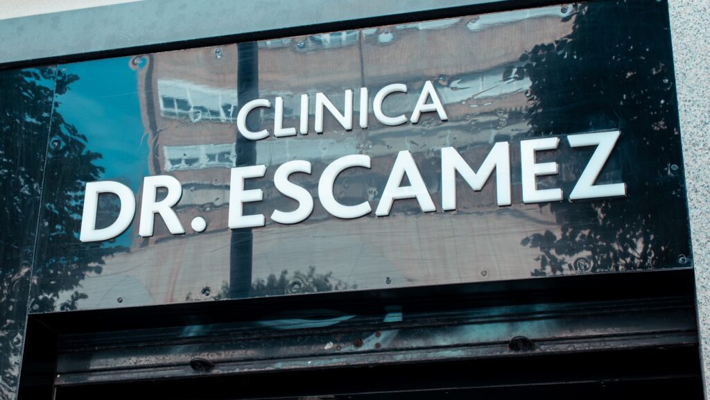 Clínica Dr. Escámez - Cirujano ortopédico en Almería