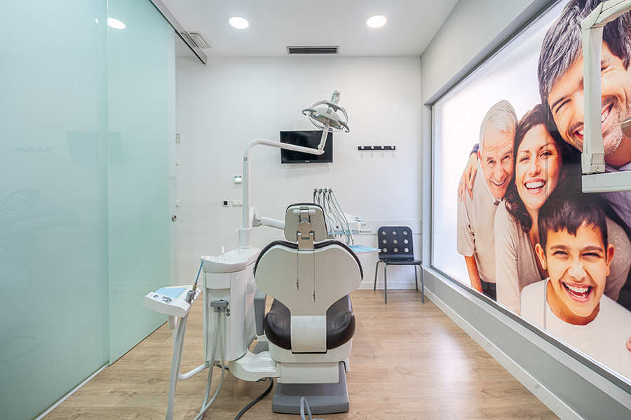 Clínica dental Pérez Fábrega - Clínica dental en Almería