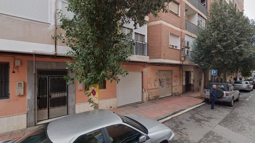 Clinica dental Virgen del valle - Médico en Almería