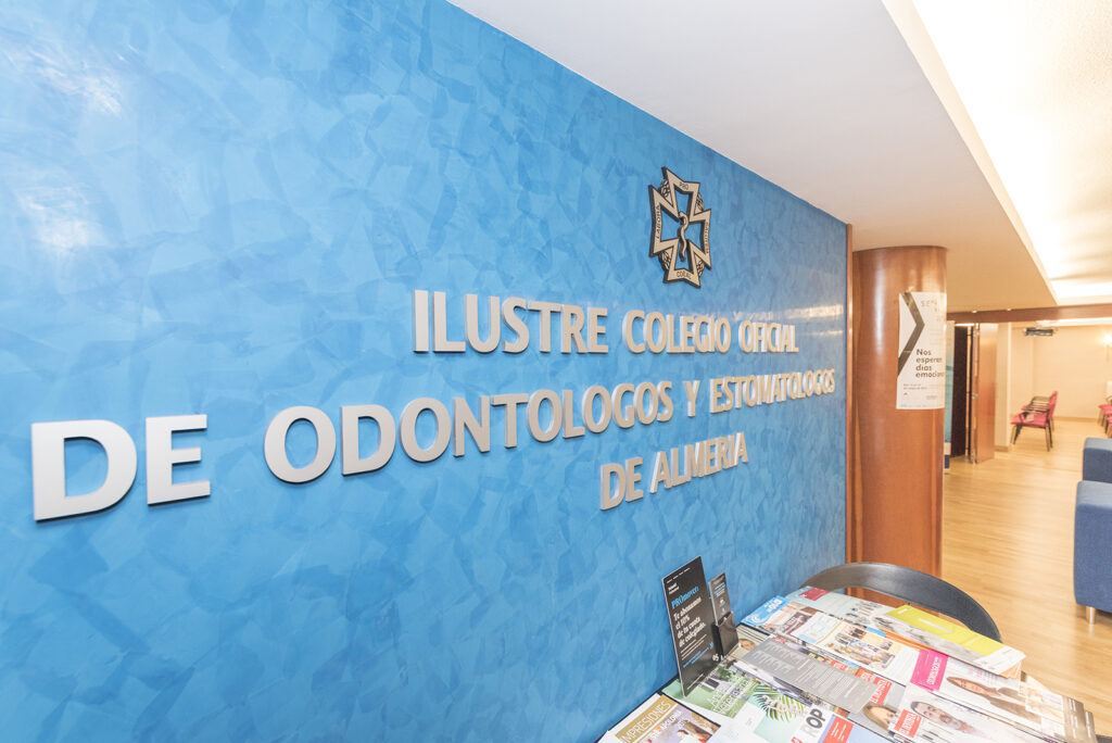 Colegio Oficial de Odontologos y Estomatologos - Dentista en Almería