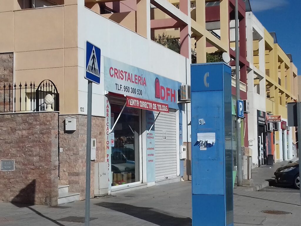 Cristaleria y Aluminio DFH - Tienda de artículos de cristal en Huércal de Almería