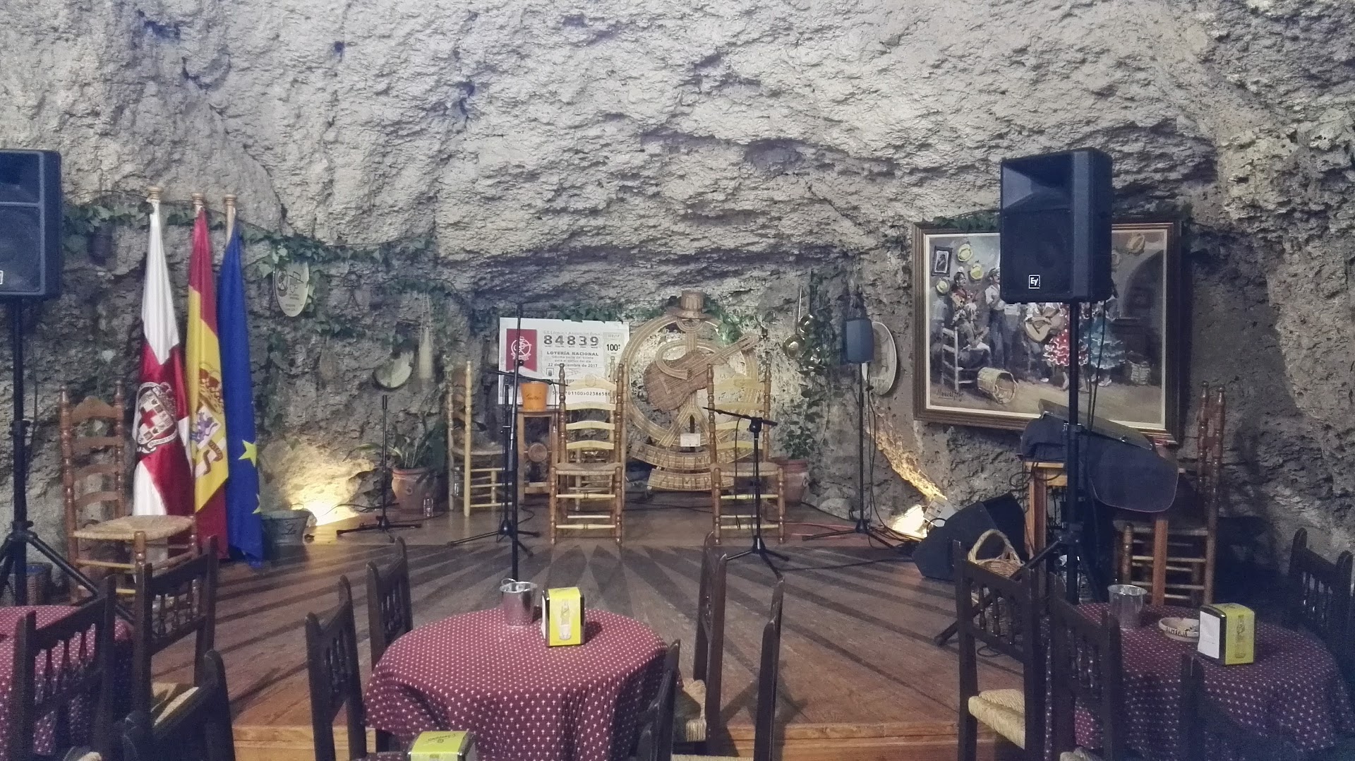 Cueva de Los Romeros - Bar en Almería