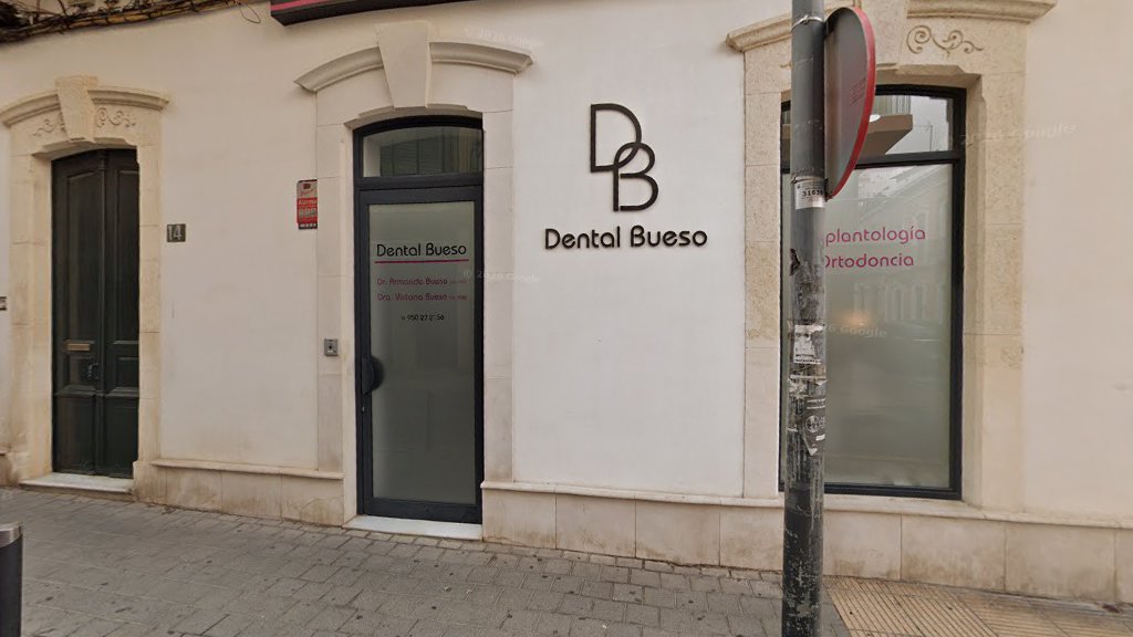 Dental Bueso S.L. - Dentista en Almería