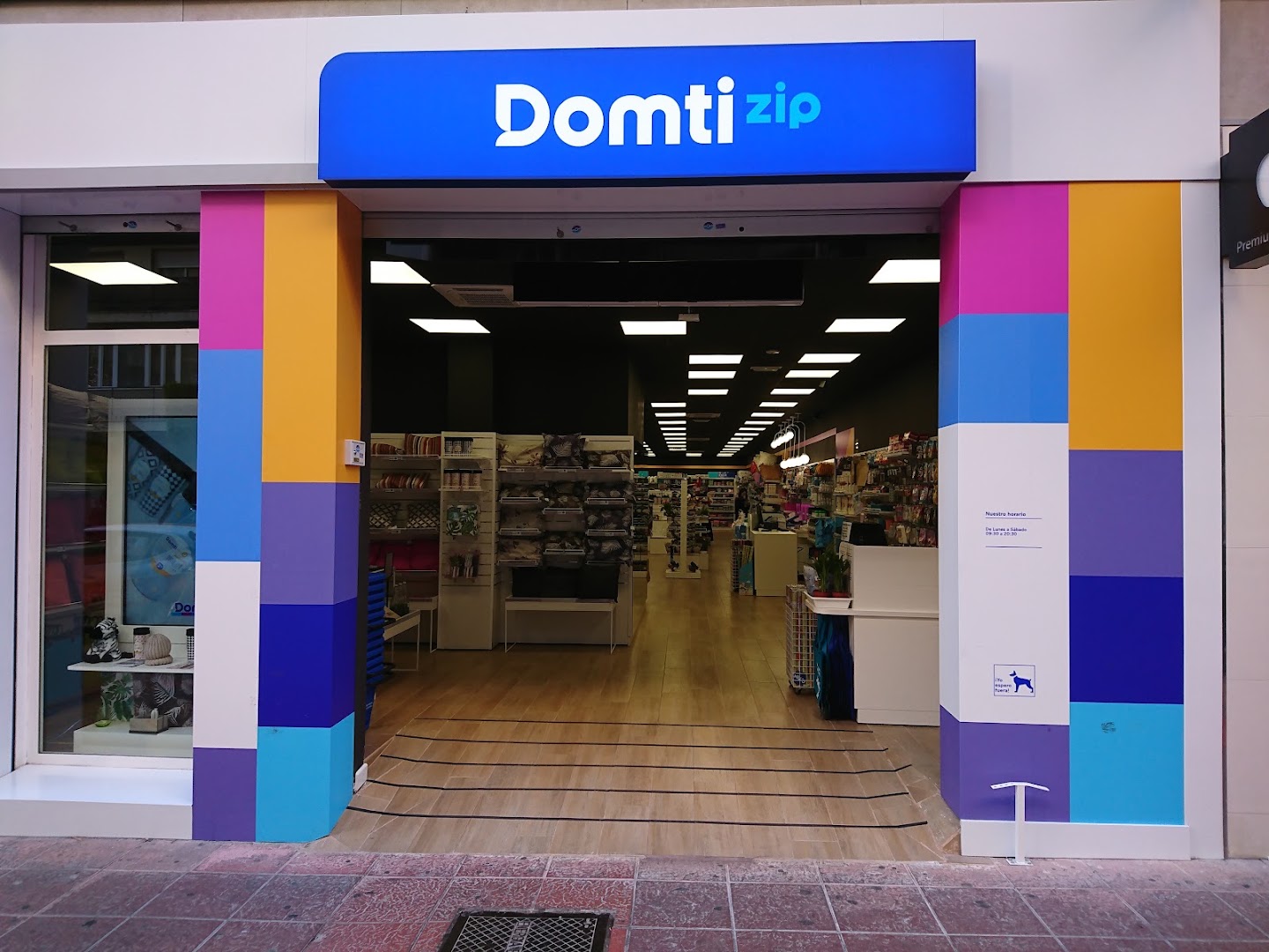 Domti Zip Almería - Comercio en Almería