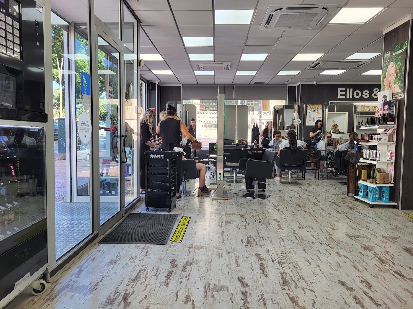 ELLOS & ELLAS | Centro de estética en Almería. - Peluquería en Almería