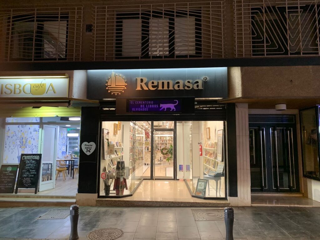El Cementerio de Libros Olvidados - Librería en Almería