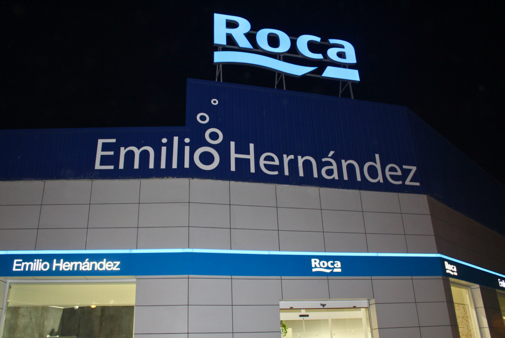 Emilio Hernández - Tienda de equipos de baños en Almería