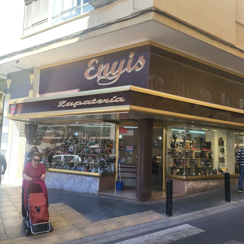 Enyis - Zapatería en Almería