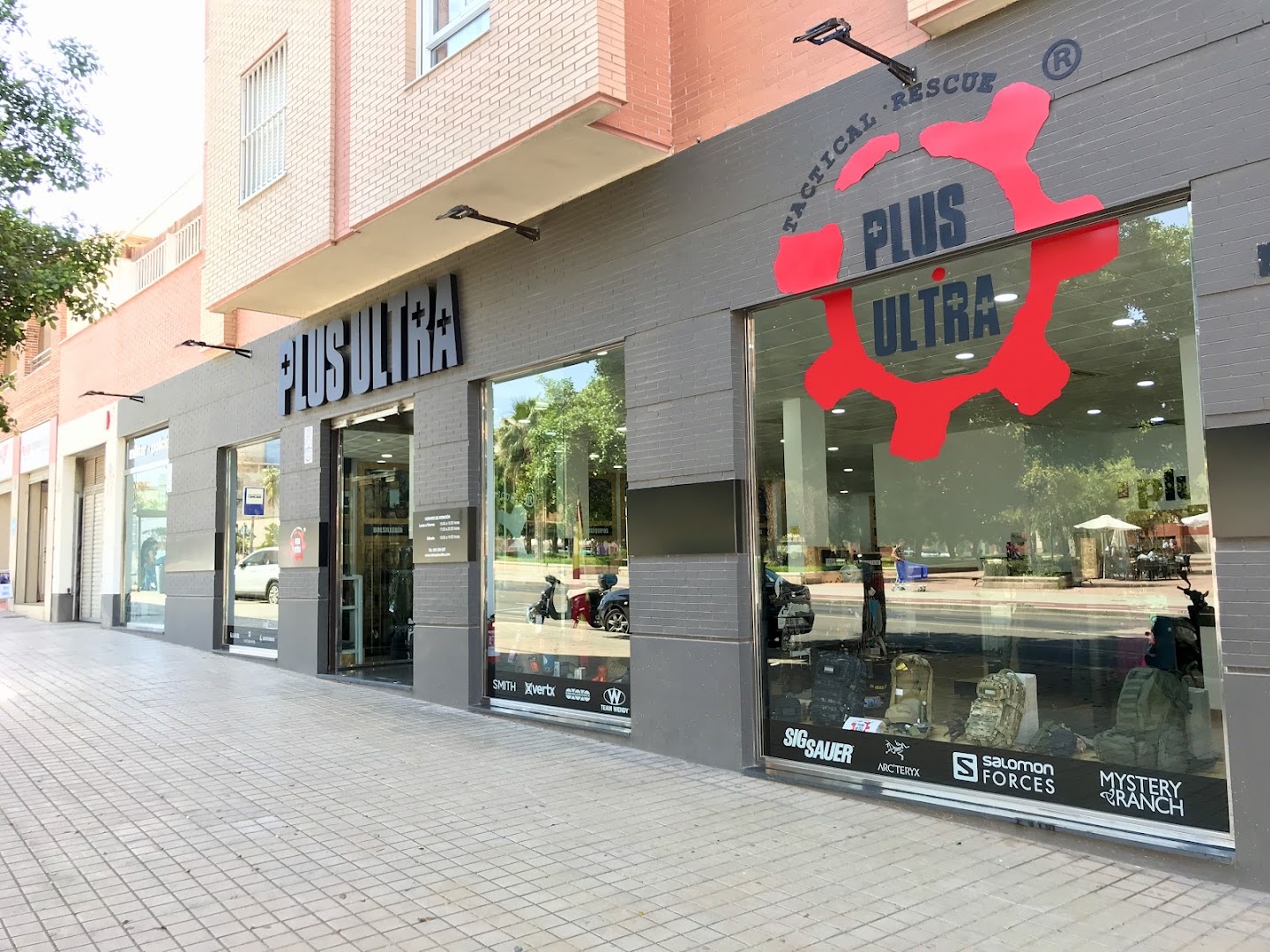 Equipamiento Militar y Policial Plus Ultra: Tactical Rescue - Comercio en Almería