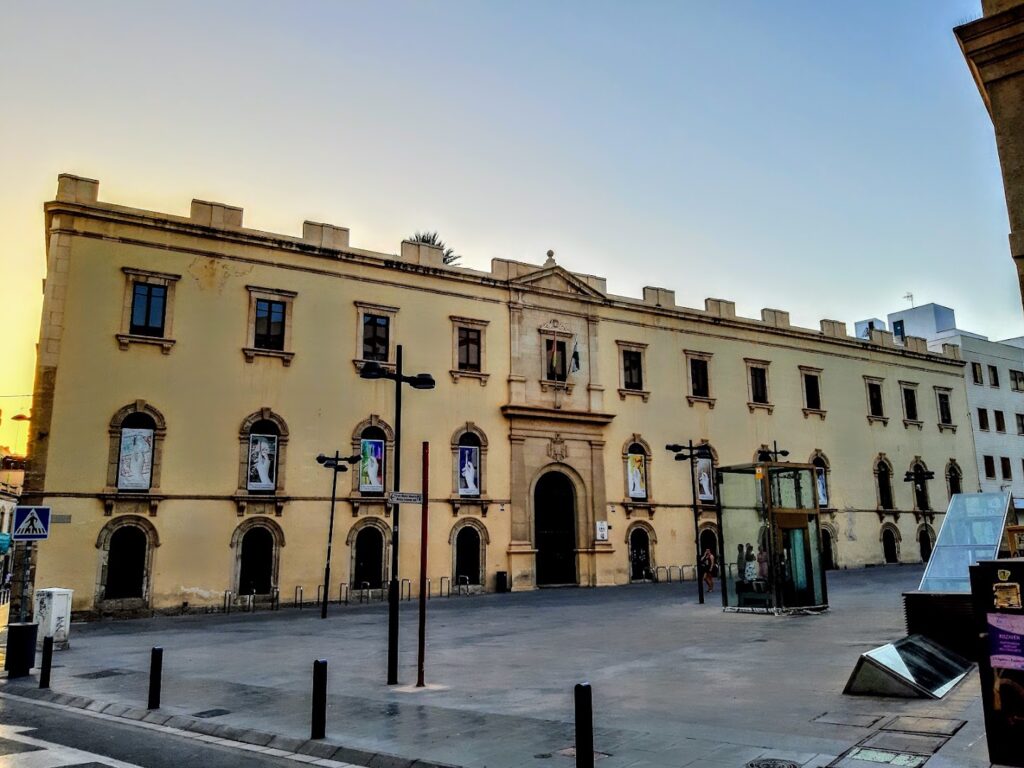 Escuela de Arte y Superior de Diseño Carlos Pérez Siquier - Escuela de arte en Almería