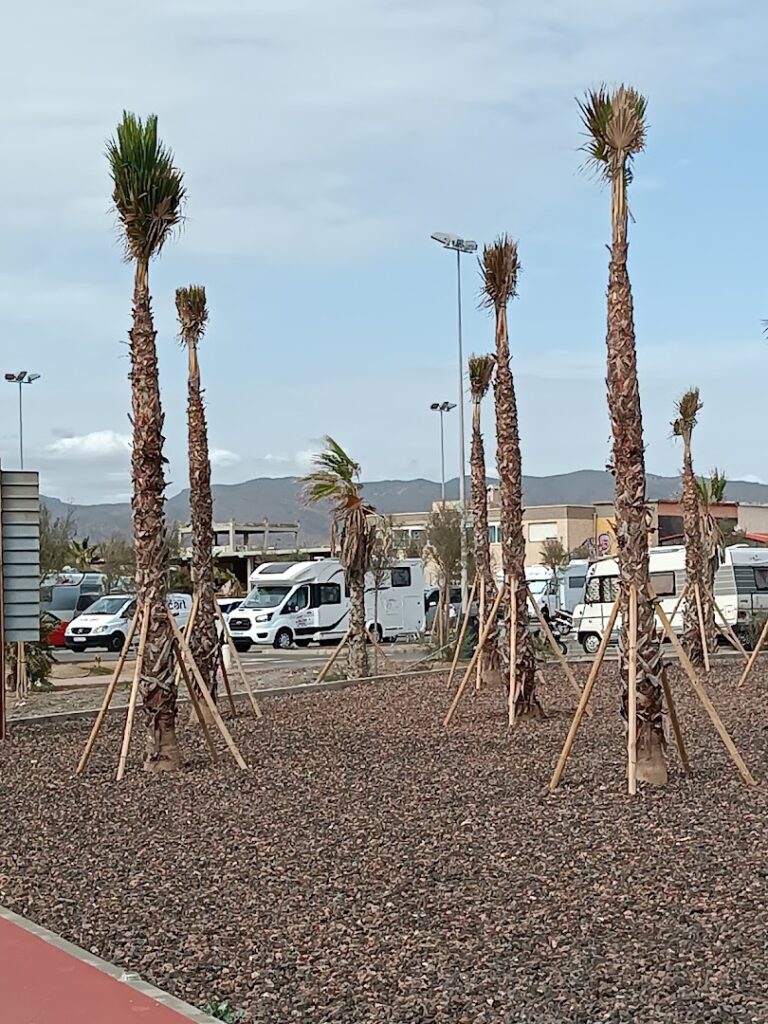 Estacionamiento municipal de caravanas y autocaravanas - Estacionamiento de autocaravanas en Almería