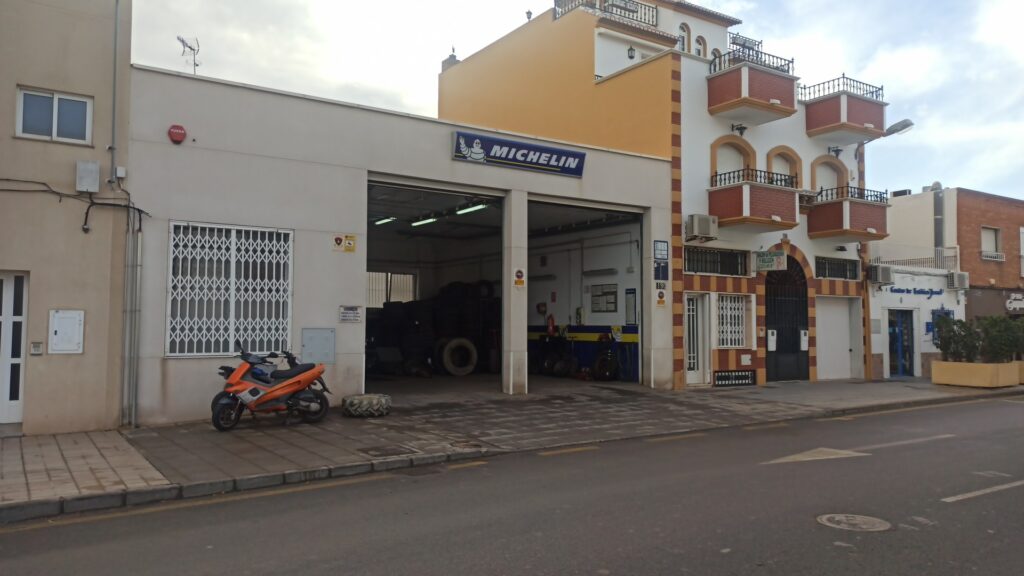 Euromaster Neumáticos Mediterráneo la cañada - Taller de reparación de automóviles en Almería