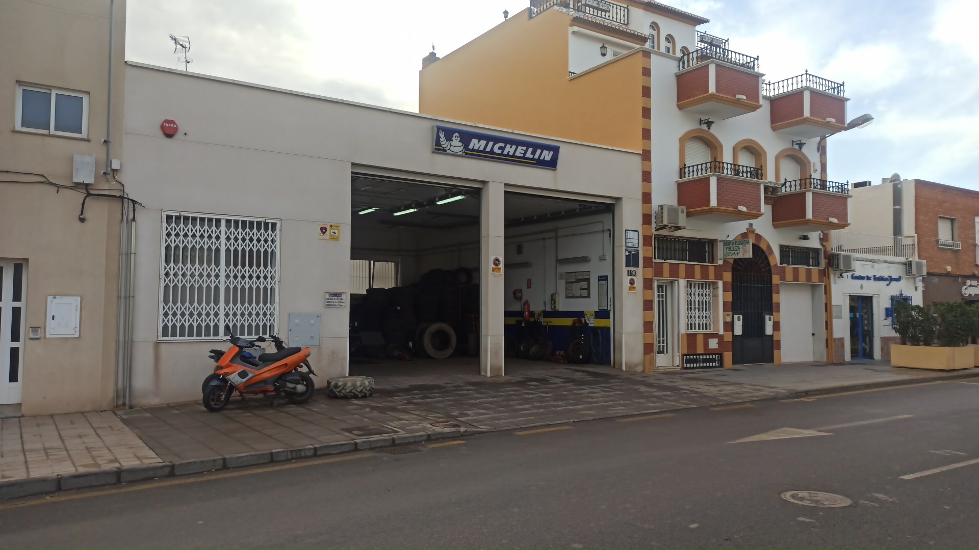 Euromaster Neumáticos Mediterráneo la cañada - Taller de reparación de automóviles en Almería