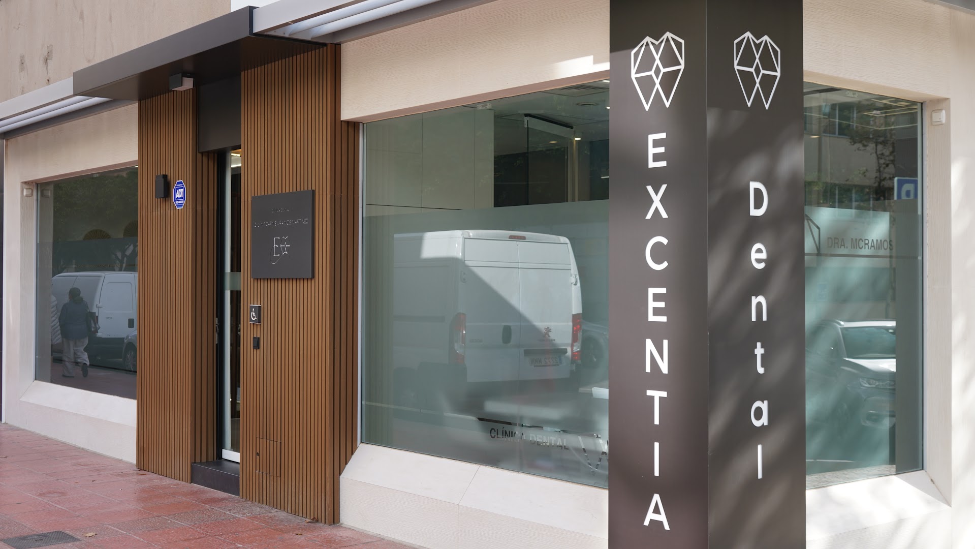 Excentia Dental (Dra.Mari Carmen Ramos) - Clínica dental en Almería
