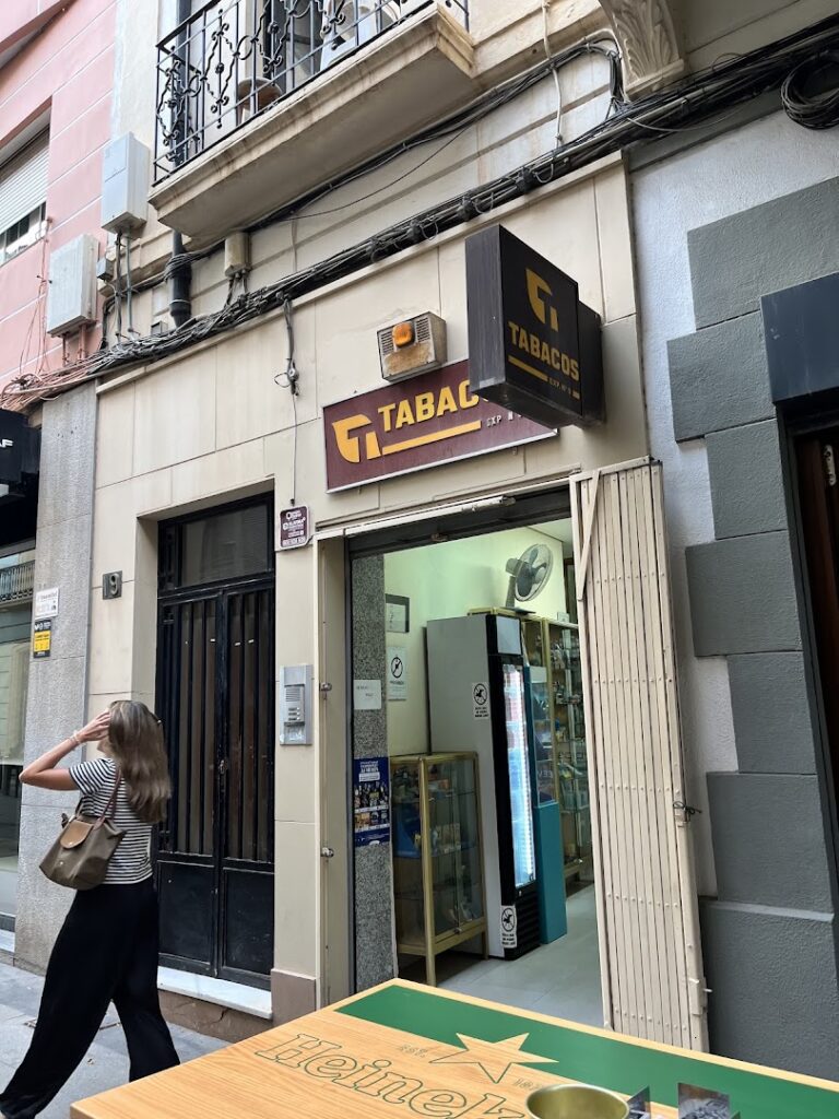 Expendeduria Número 9 - Estanco en Almería