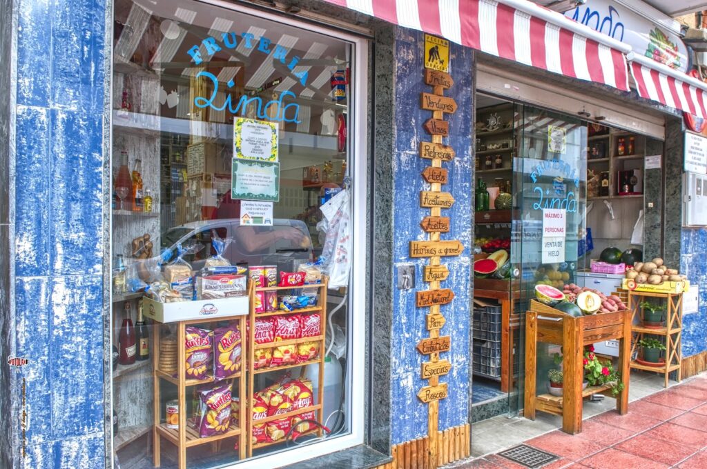 FRUTAS Y VERDURAS "LINDA" - Frutería en Almería
