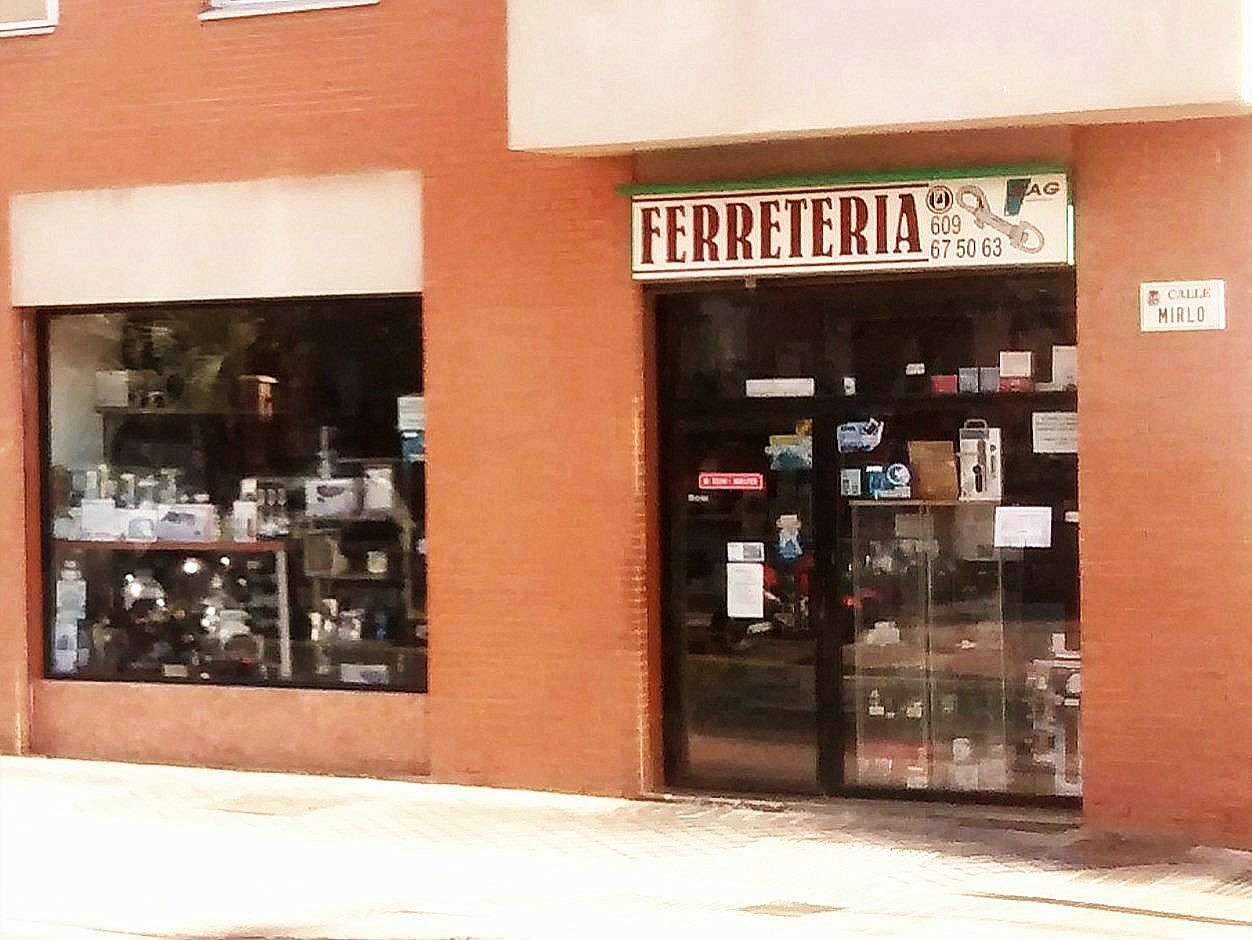 Ferretería El Mosquetón - Ferretería en Almería