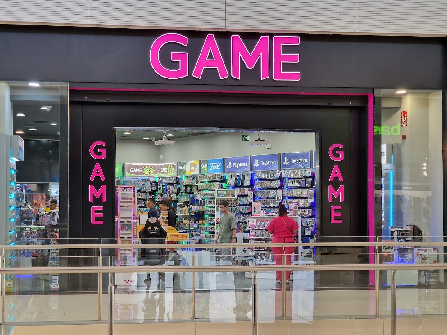 GAME Torrecardenas - Tienda de videojuegos en Almería