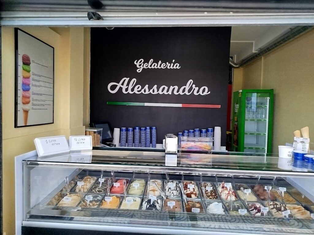 Gelateria Artesanal Alessandro - Heladería en Almería