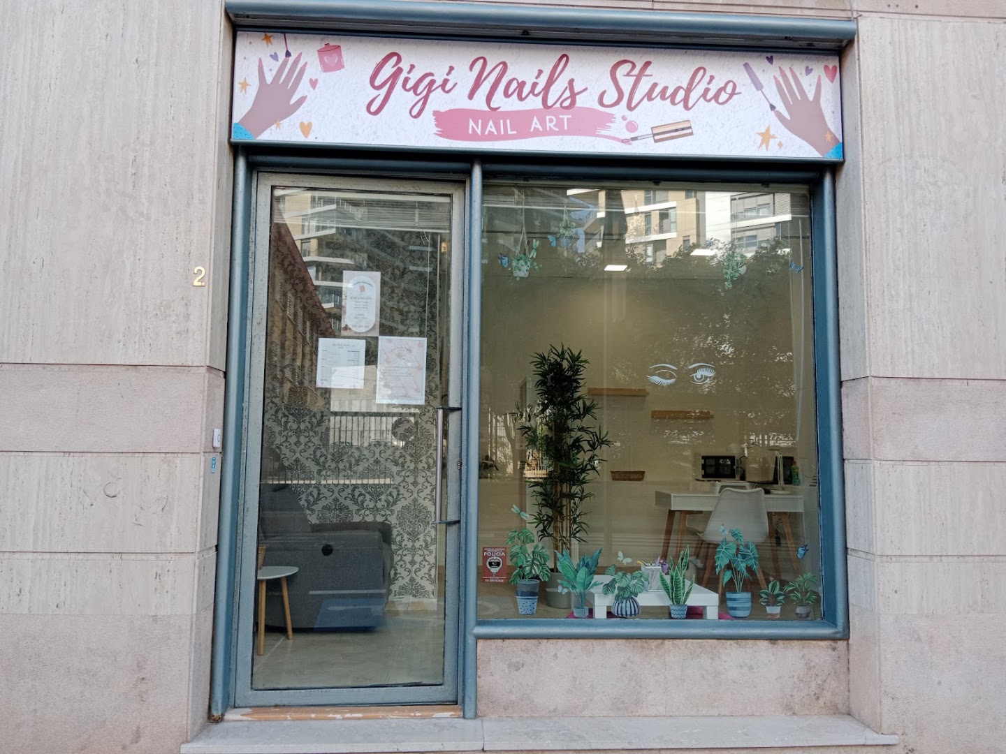Gigi Nails Studio - Salón de manicura y pedicura en Almería