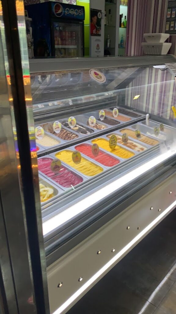 Helados del Desierto Zapillo Quiosco - Heladería en Almería