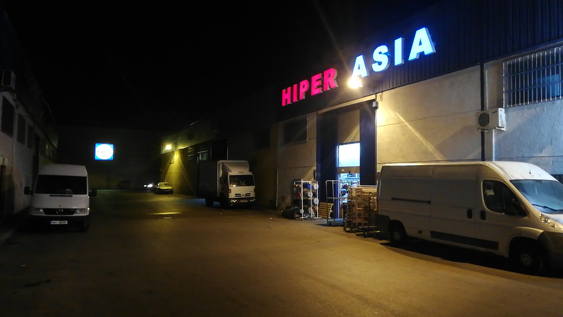 Hiper Asia -  en Almería