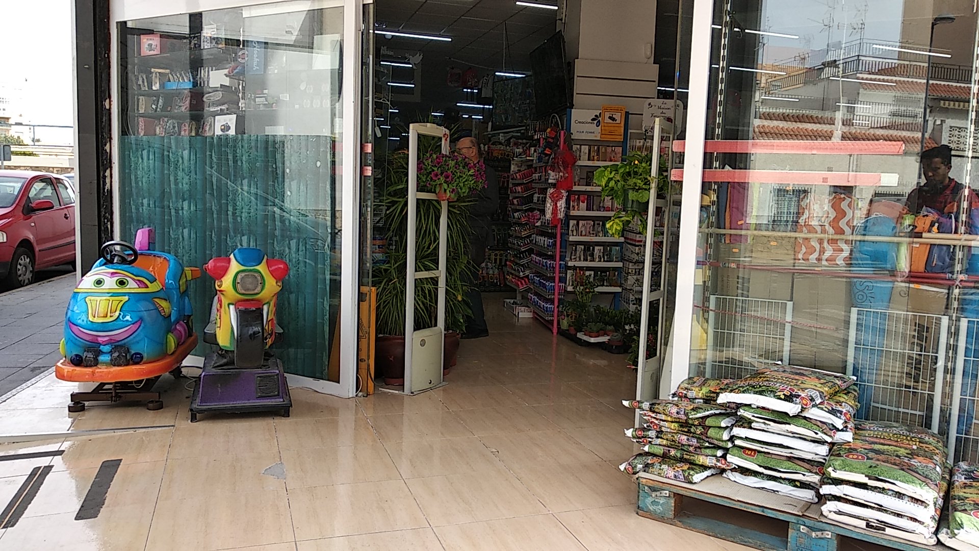 Hiper Zapillo - Tienda general en Almería