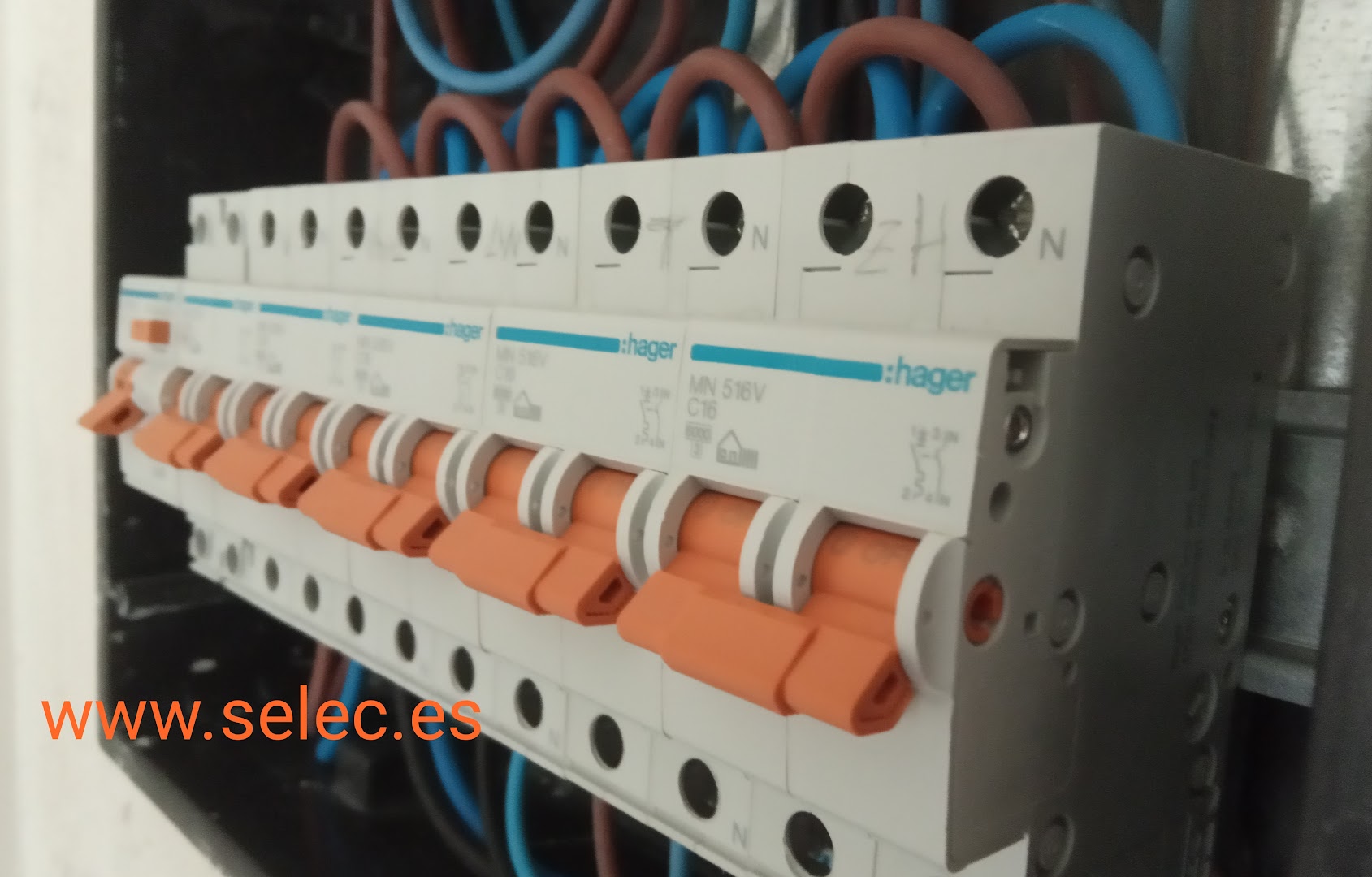 INFOSELEC - Electricista en Almería