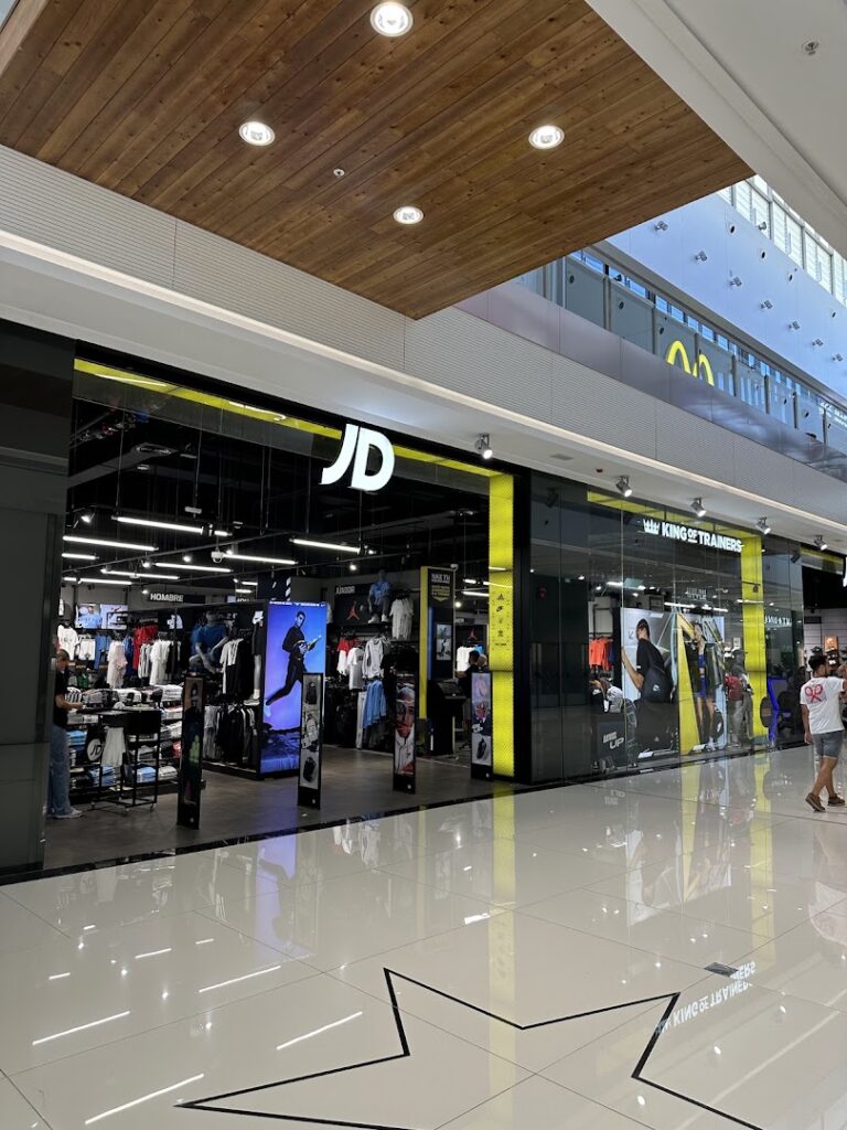 JD Sports - Tienda de ropa de deportes en Almería