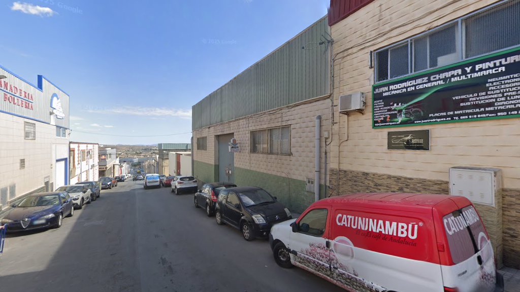 Juan Rodriguez - Chapa y Pintura - Taller de reparación de automóviles en Huércal de Almería