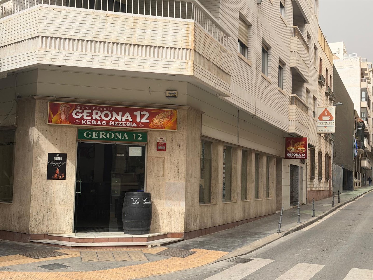 Kebab y pizzería gerona 12 - Restaurante halal en Almería