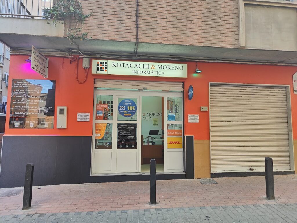 Kotacachi & Moreno Informática - Tienda de informática en Almería