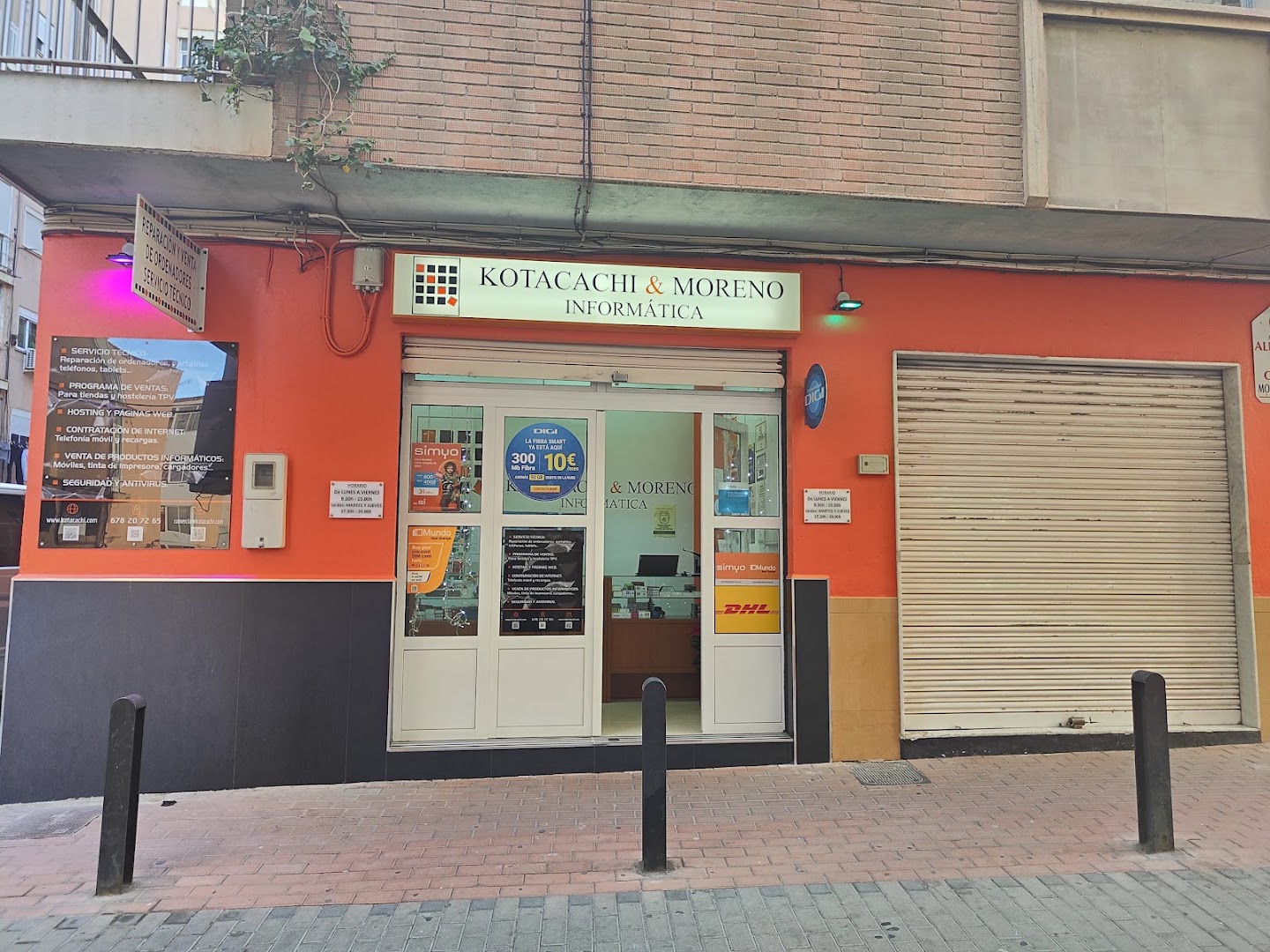 Kotacachi & Moreno Informática - Tienda de informática en Almería