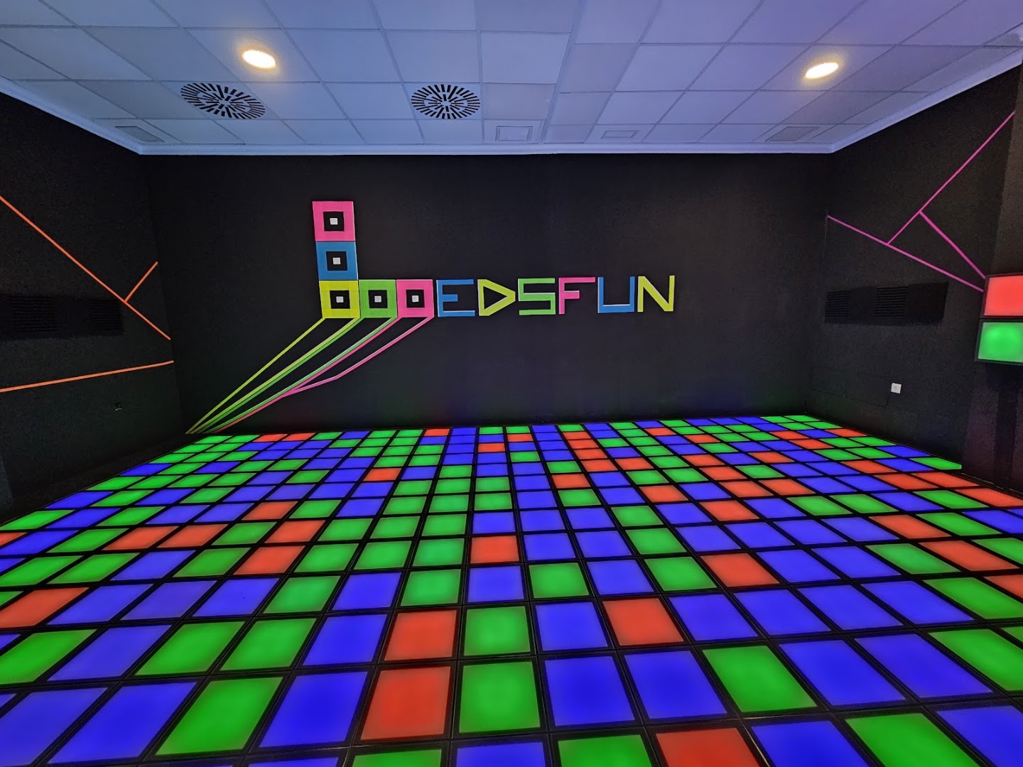 LEDSFUN - Recinto para eventos en Almería