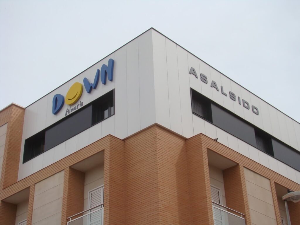 LUMINOSOS SUR NEÓN - Fábrica en Almería
