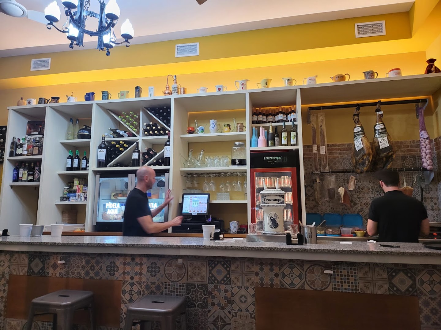 La Bodeguilla del Medio de la Calle - Bar en Almería