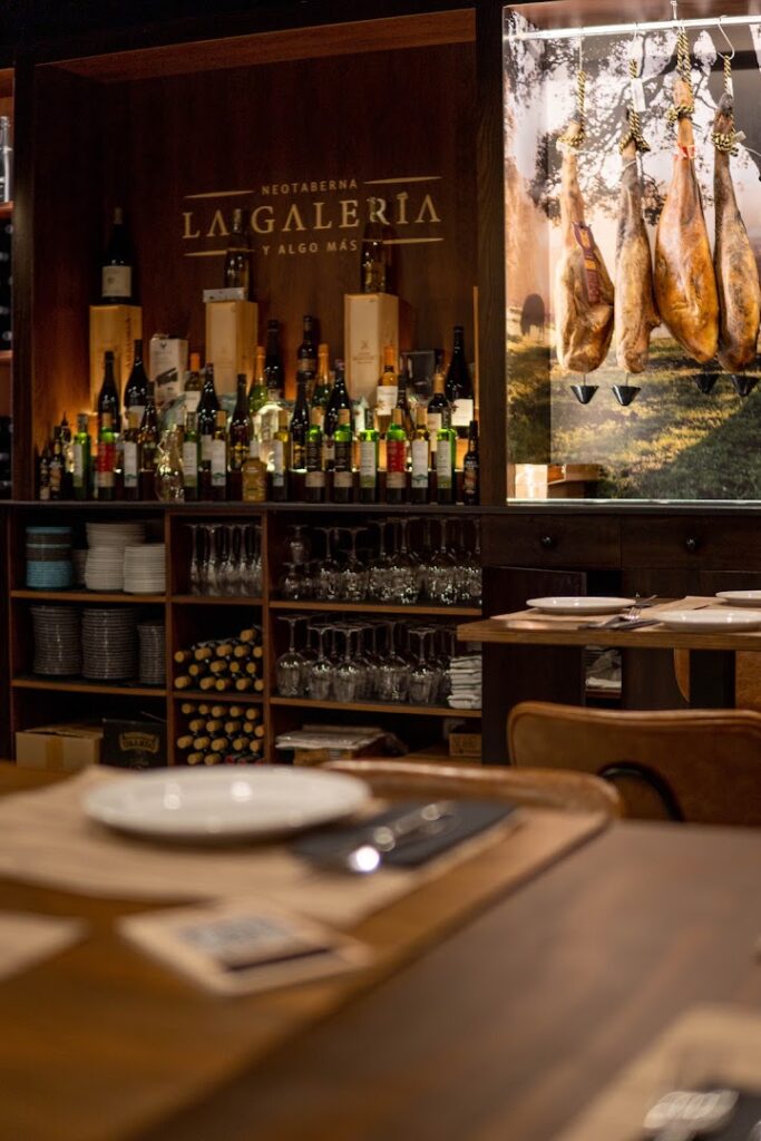 La Galería Neo Taberna - Bar de tapas en Almería