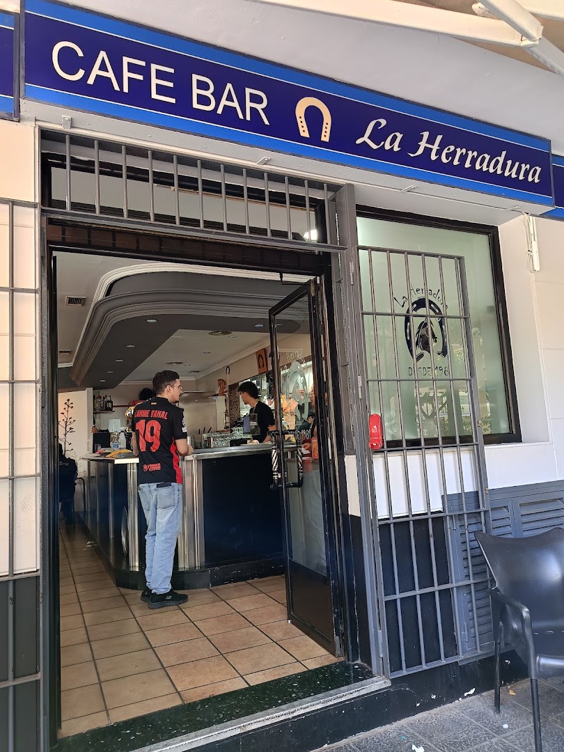 La Herradura - Bar de tapas en Almería