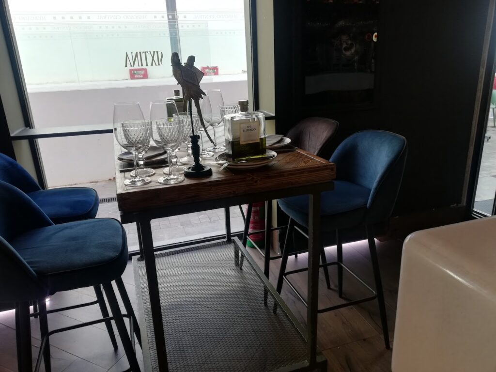 La Sixtina Cocktails Club - Coctelería en Almería