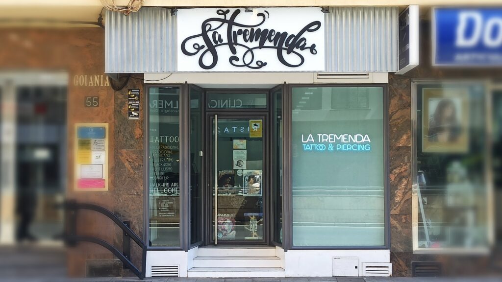 La Tremenda - Tatuaje y Piercing Almería - Estudio de tatuajes en Almería