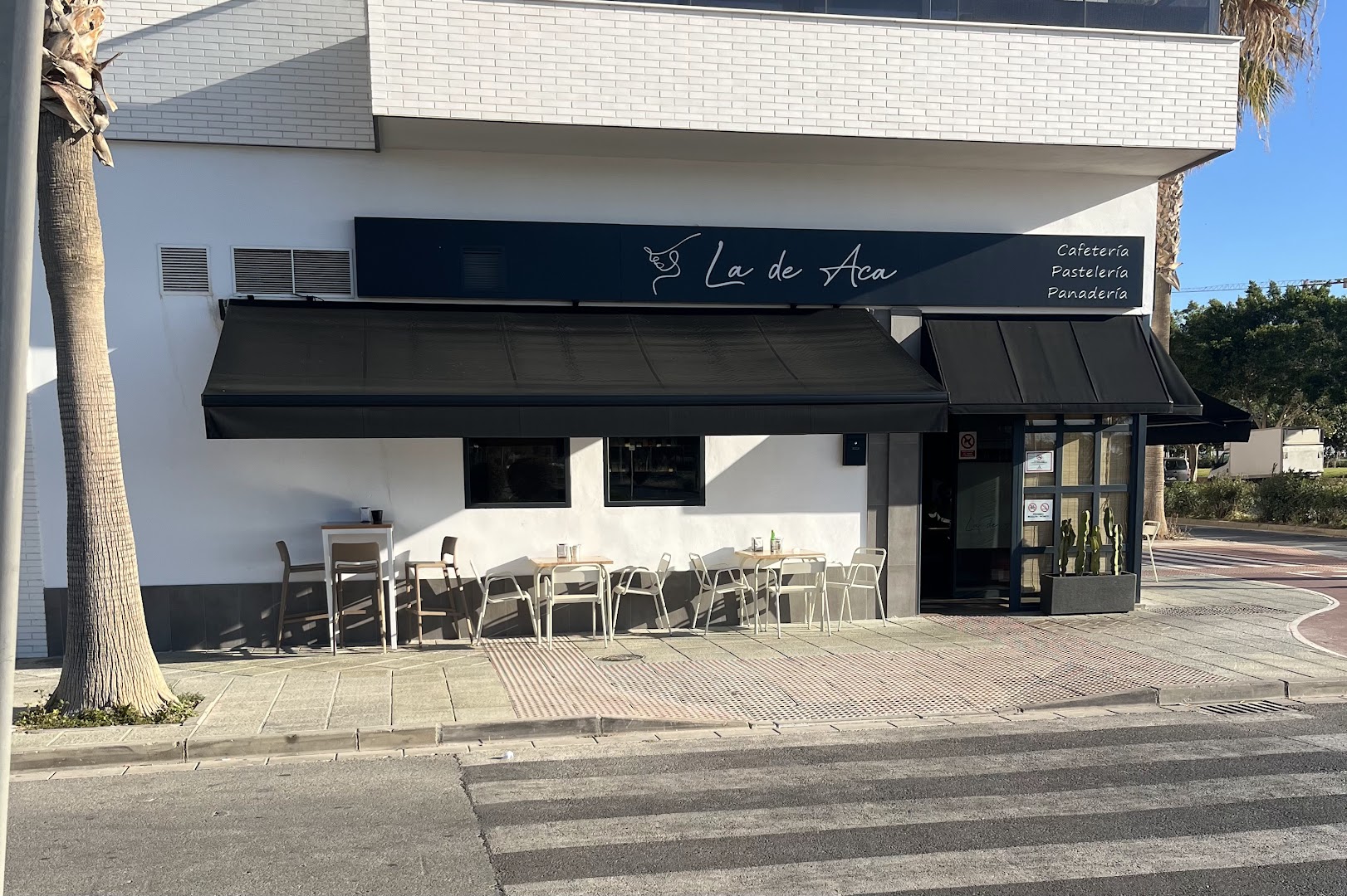 La de Acá - Cafetería en Almería
