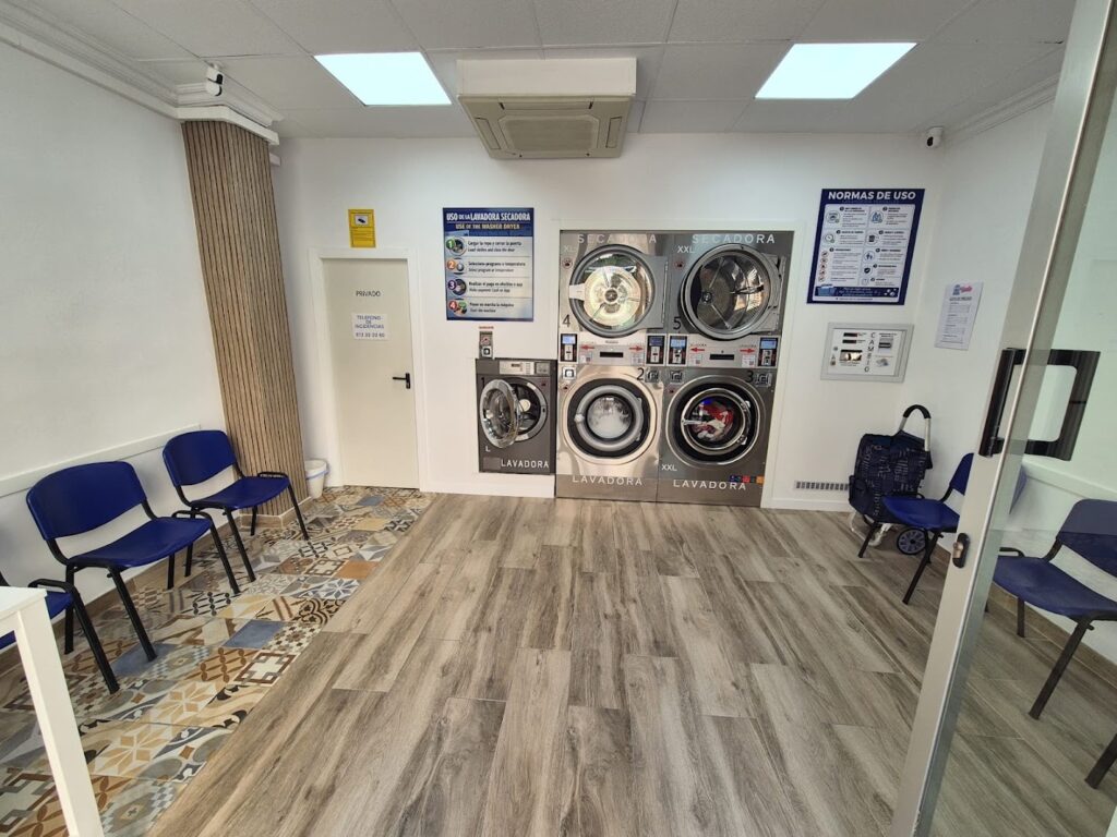 Lavandería Versalles - Lavandería de autoservicio en Almería