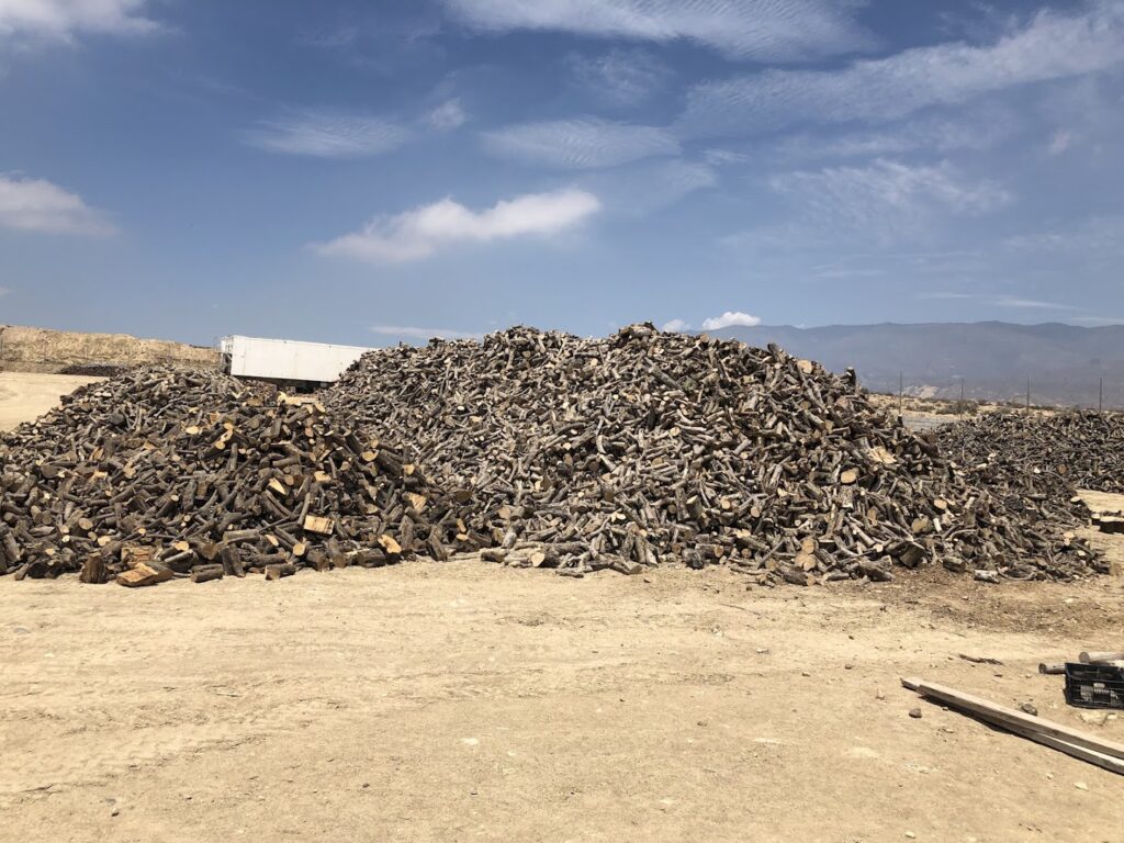 Leña y Carbón INMA LÓPEZ - Establecimiento de venta de madera en Viator