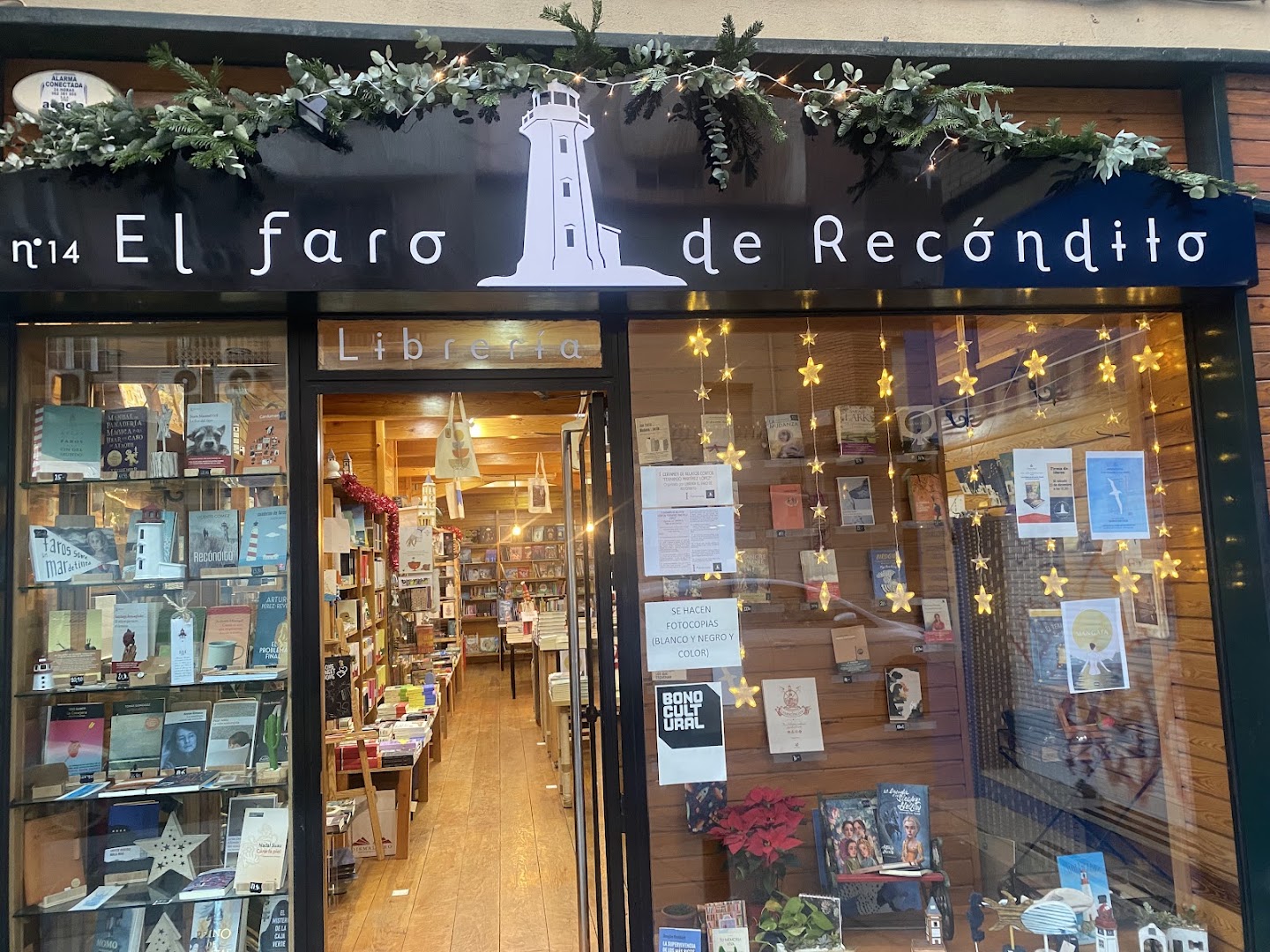 Librería El Faro de Recóndito - Librería en Almería