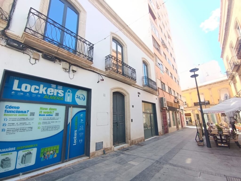 Lockers Almería. Consigna para equipajes 24/7. - Trasteros y almacenamiento en Almería