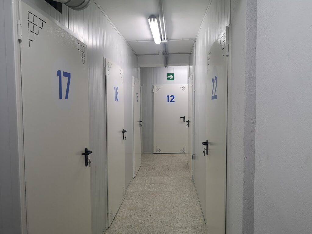 Los Picos Trasteros - Trasteros y almacenamiento en Almería
